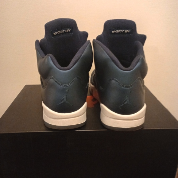 Jordan 5 Bronze (Obsidian) Size 11 - Picture 4 of 6